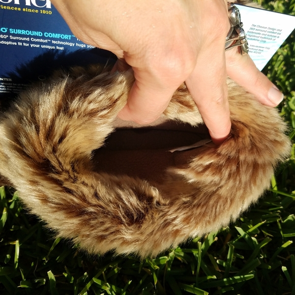 ISOTONER โจ๏ธ 360 Degree Memory Foam Indoor Outdoor - Picture 6 of 8